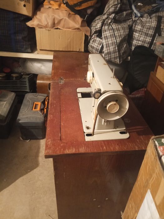 Швейная машинка, педальная