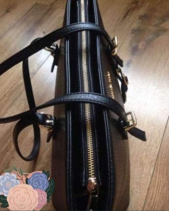 Geanta MK import Italia, logo metalic auriu, saculet, etichetă