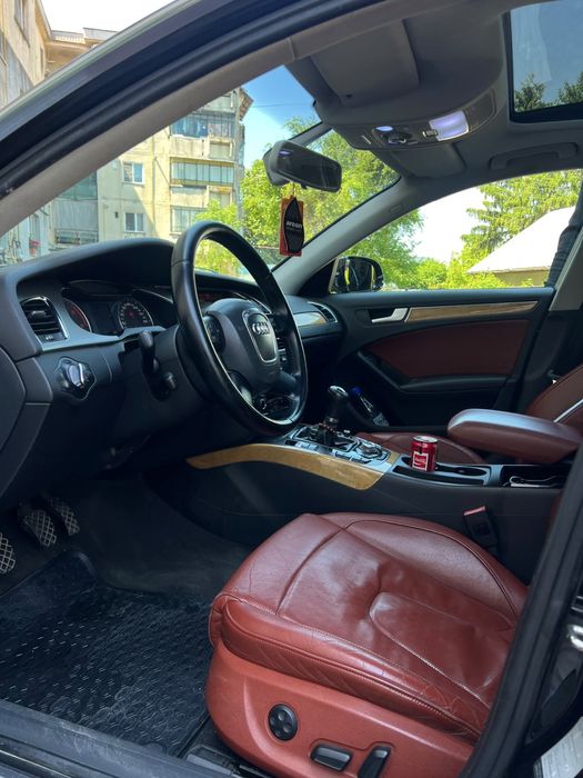 Vand Audi A4 b8, propietar de 5 ani