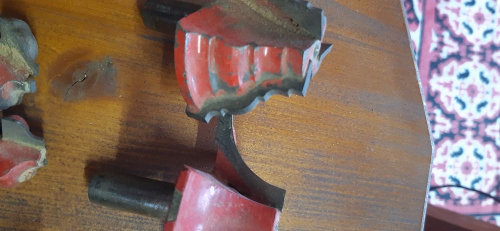 професионални фрезери за дърво 21бр различни шарки 14мм