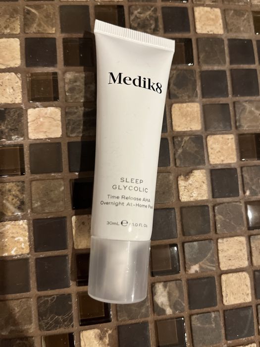 Medik8 Sleep Glycolic Ензимен пилинг с гликолова киселина за нощ