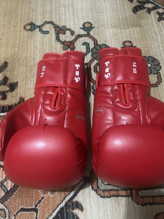 Боксерские перчатки Wesing