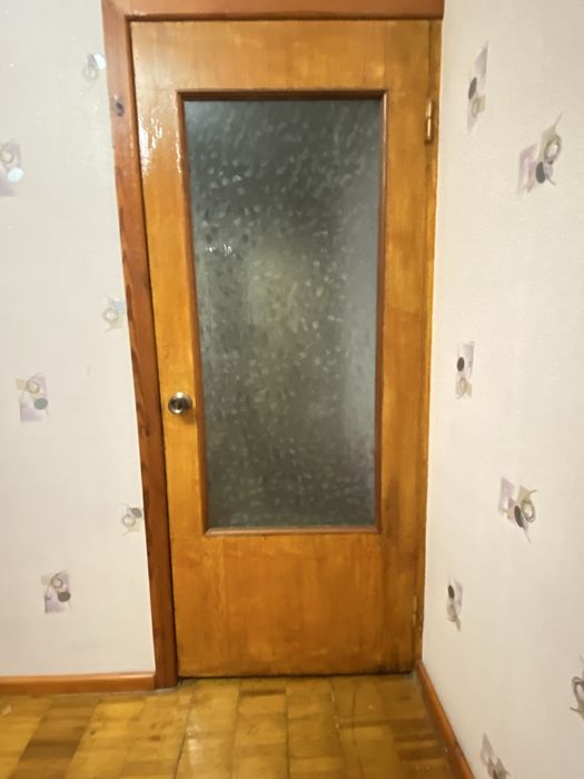 Продаются  двери б/у