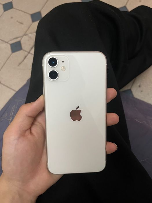 iphone 11 white.