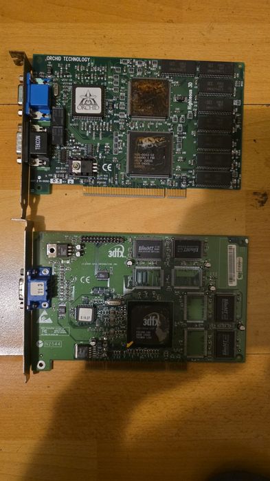 Vand 2 placi  video 3Dfx vechi de colectie netestate