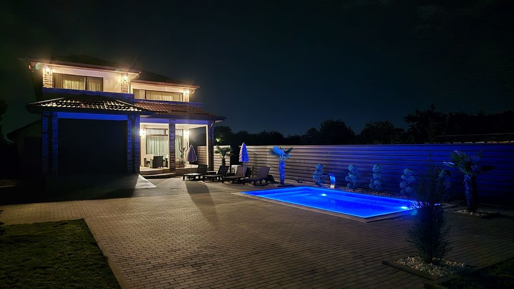 Vilă de lux + piscină