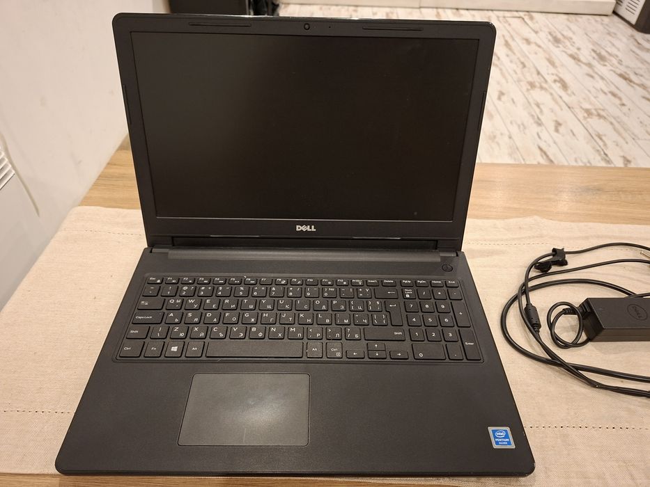 Лаптоп Dell Inspiron