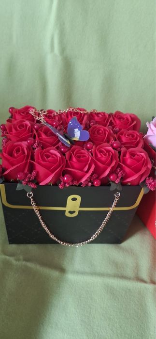 Aranjamente florale cu trandafiri din sapun