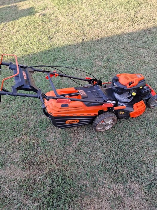 Самоходна косачка Fuxtec