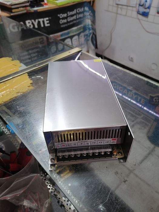 Vând sursa în comutație de 12v 60A 800W