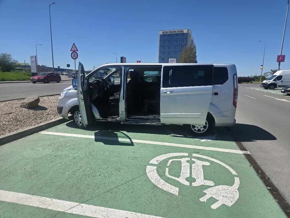 Ford tourneo custom 8+1