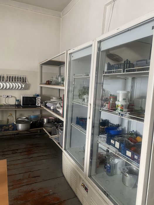 Кафе в центре города с летней площадкой