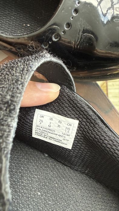Туфди для девлчки Clarks оригинал