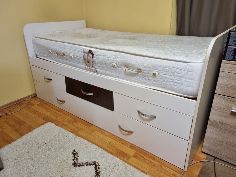 Din Italia! Pat de o singura persoana