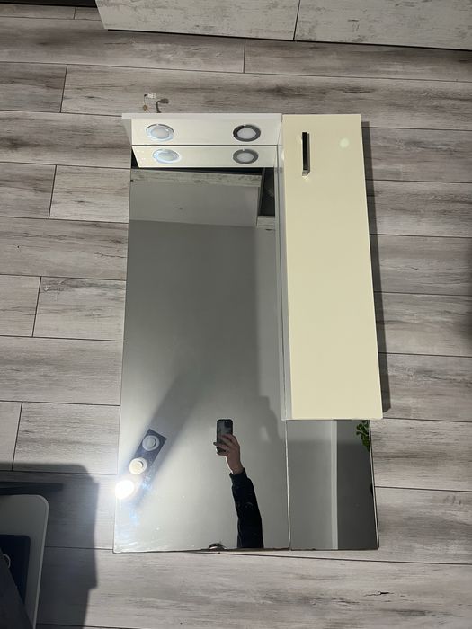 Baza cu baterie si oglinda