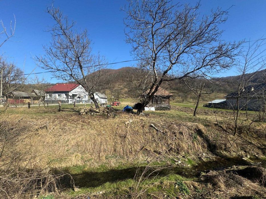 Teren 2700 mp pentru cabane/pensiune + casă rustică | Măgoaja