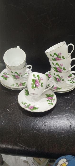 Кофейный сервиз на шесть персон,чайные чашки с блюдцами