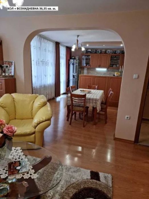 Продава се Тристаен апартамент в Пловдив, Мараша - 118 кв.м за 1585 €/кв.м - Снимка #3