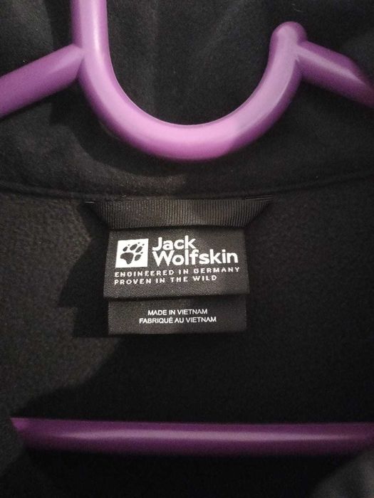 Ветровка Jack Wolfskin черный