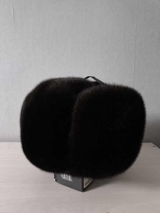 Продам дубленку с шапкой