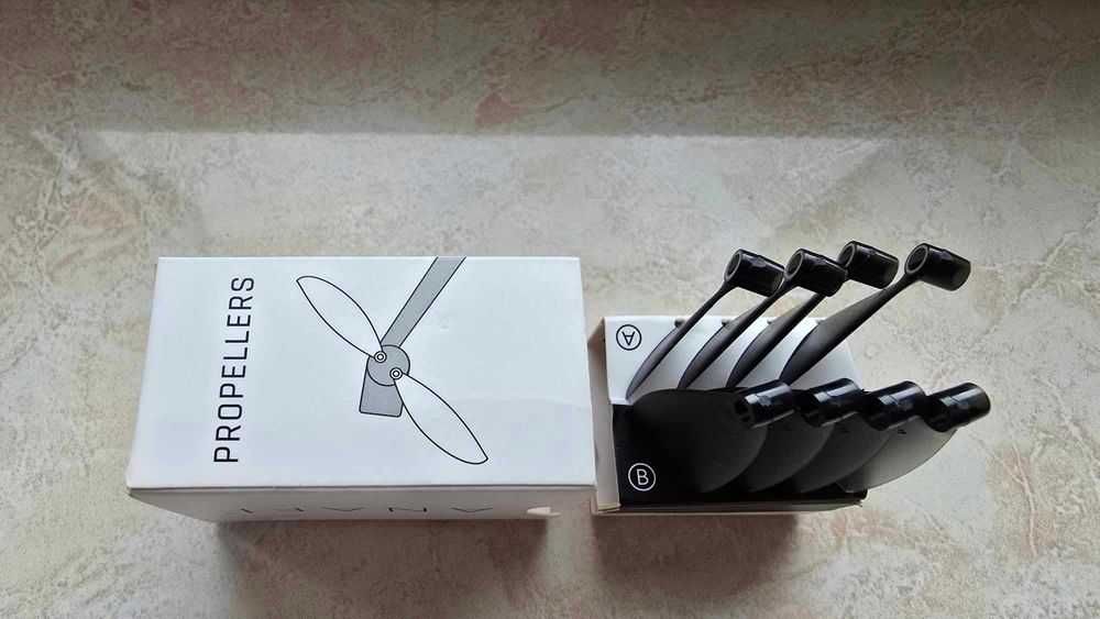 Drona Parrot Anafi - Set 8 elice + Telecomanda Parrot Skycontroller 3