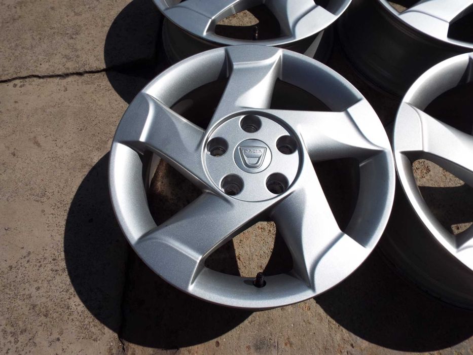 vand 4 jante pe 16" originale dacia duster,nissan juke pret 1700ron toate4