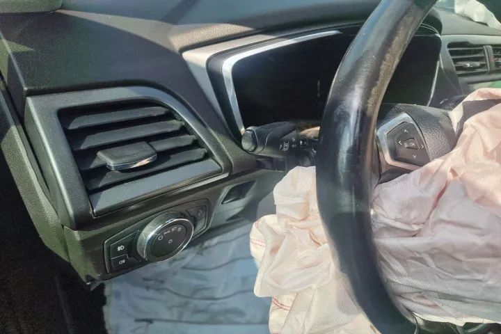 bara armatura spate portbagaj haion stop tripla stanga dreapta Ford Mondeo MK5 motor 1.5tdci XUCA Dezmembrez