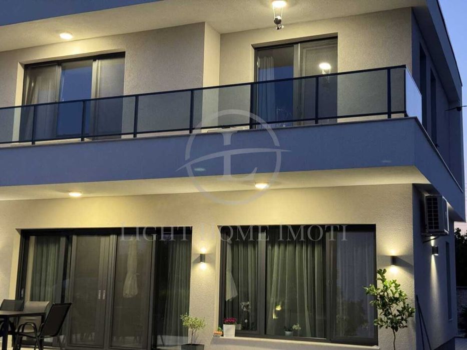 Продава се Къща в с. Бенковски, Област Пловдив - 205 кв.м за 1400 €/кв.м - Снимка #2