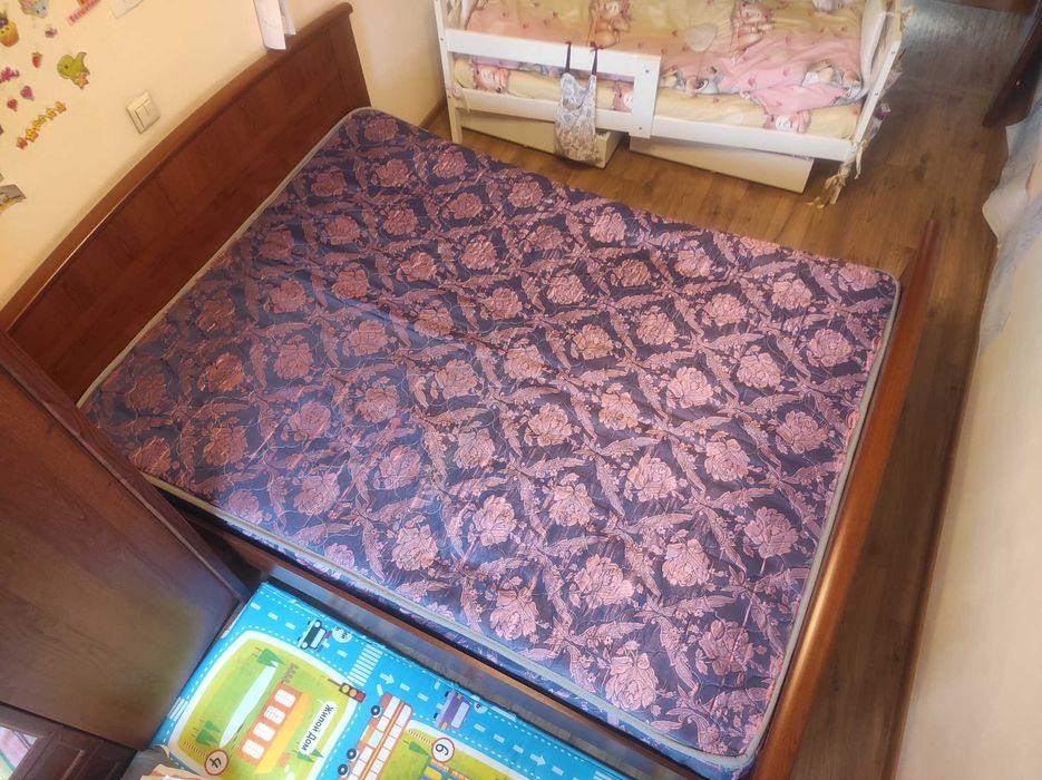 Кровать двухспальная