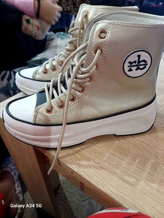 Кецове боти обувани един пат