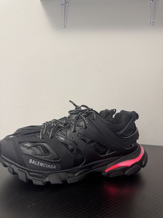 balenciaga trak led black