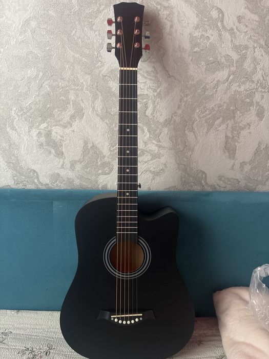 Гитара акустическая