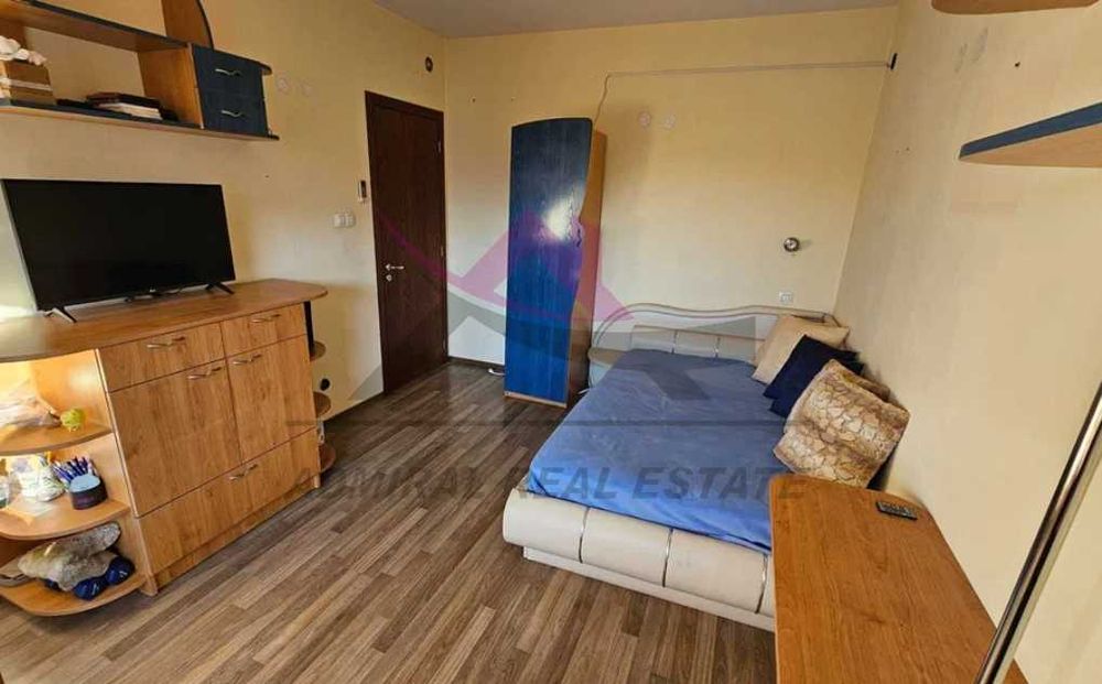 Дава се под наем Тристаен апартамент в Варна, Левски - 78 кв.м за 614 € - Снимка #3
