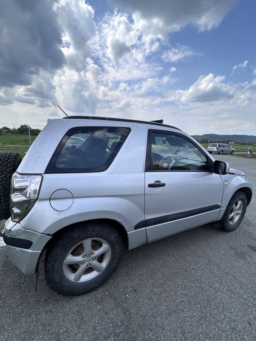 Vând Suzuki Grand Vitara !