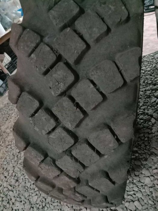 Продам шину на автомашину Урал