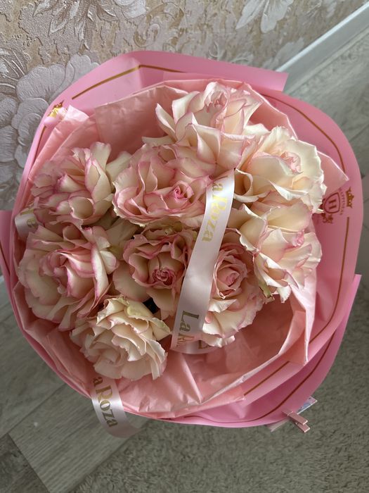 Свежие цветы , каждая по 5000