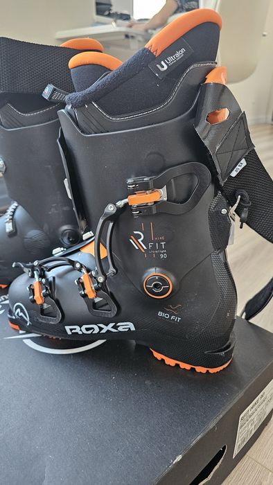 Продам горнолыжные ботинки ROXA