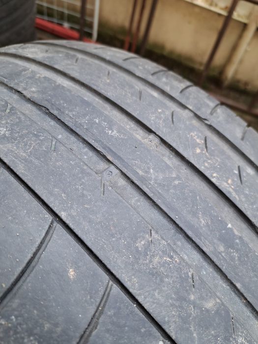 Vând cauciucuri de vară Dunlop, 235/65/R17, SUV,  300 de lei
