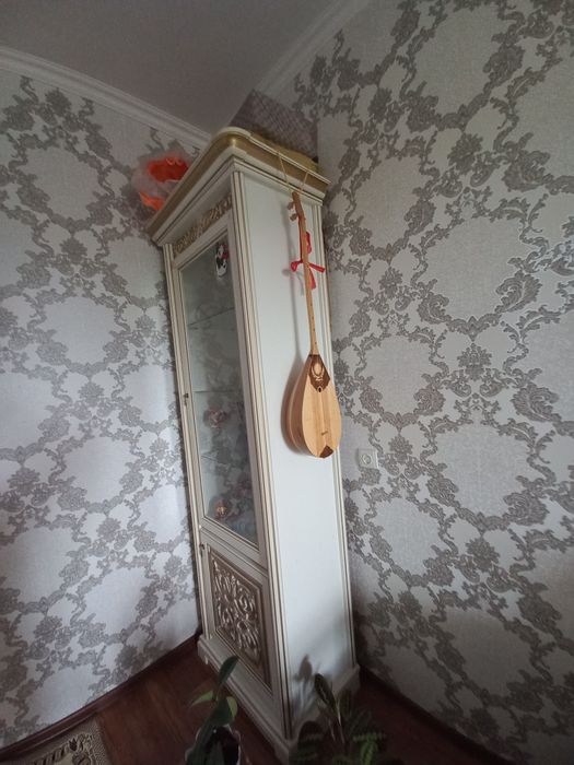 Шкаф для посуды.  Почти новый.