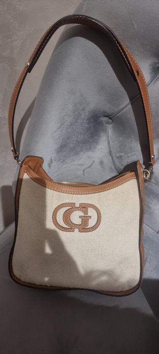 Чанта Guess.. бежова чанта ест.кожа