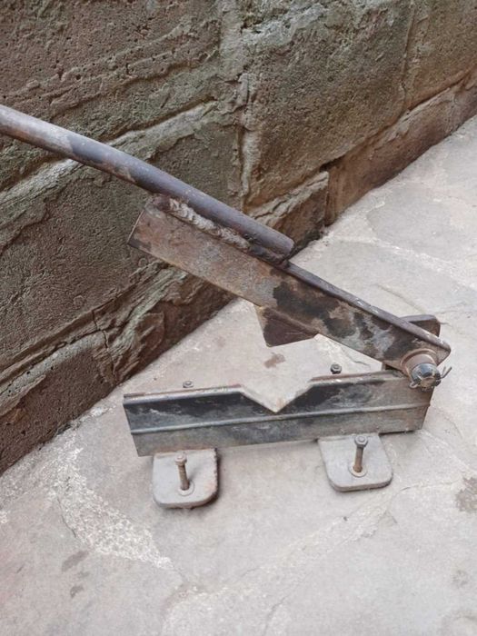 Ръчна преса за огъване на тел