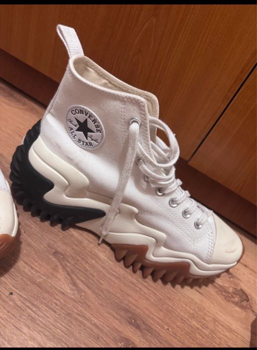 Converse run star motion