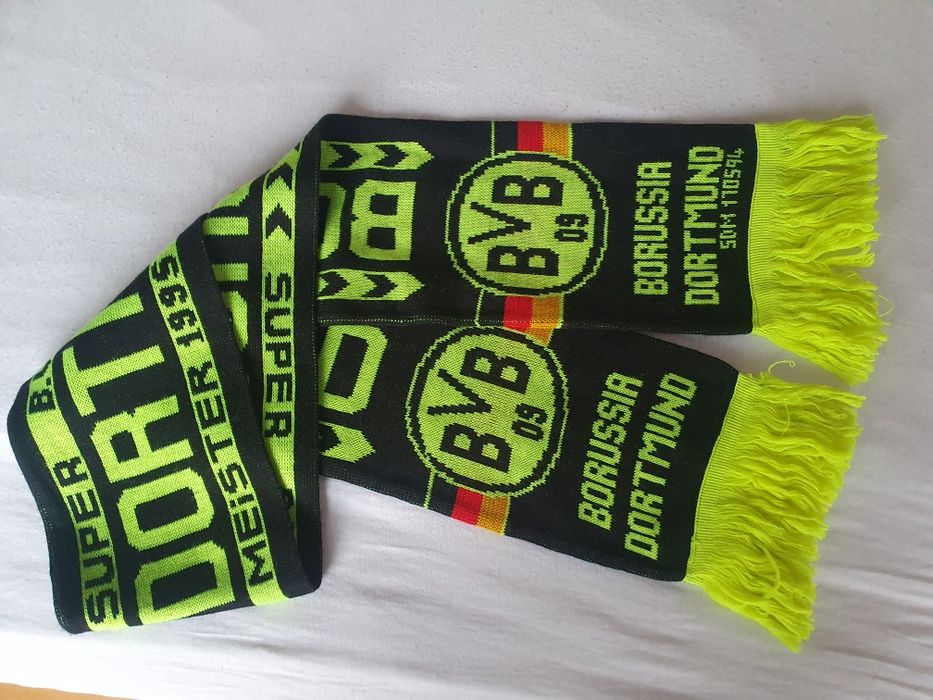 Фенски шалове на FC Бauern Munchen, Borussia Dortmund  и Brondby, нови