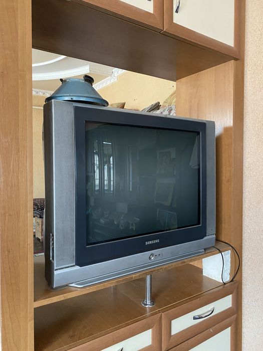 Продам телевизор