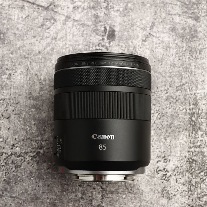 Обектив canon rf 85mm f2 macro is stm