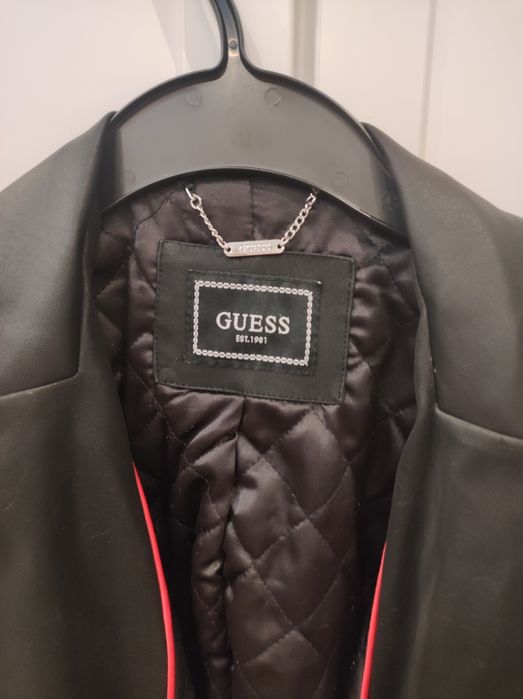 Оригинално Яке на Guess