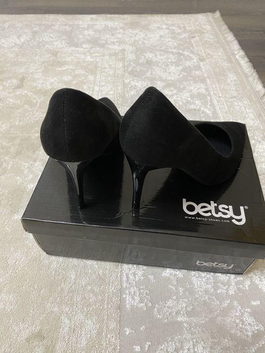 Туфли-лодочки. 35-ый размер