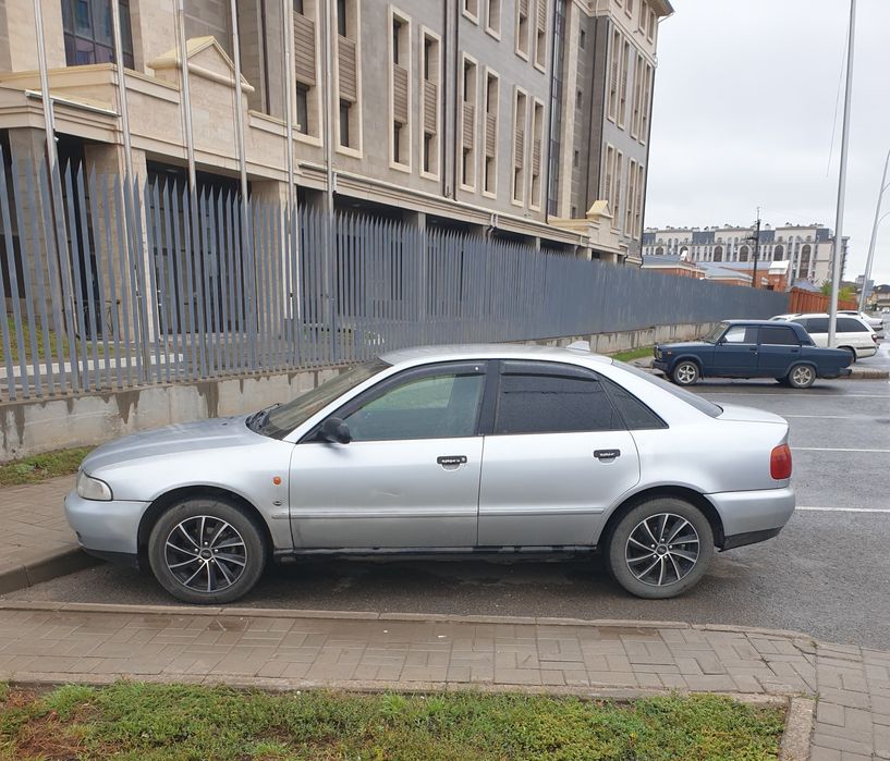 Продам ауди а4 В5.