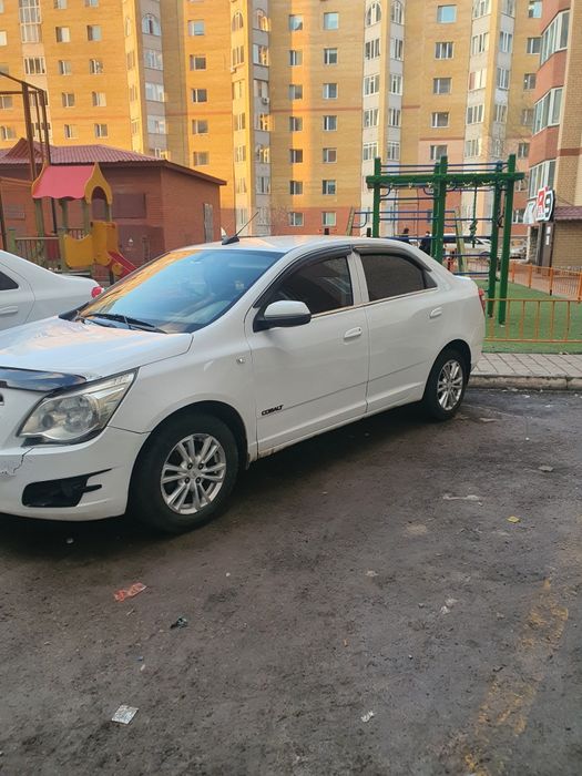 Шефролет Кобальт