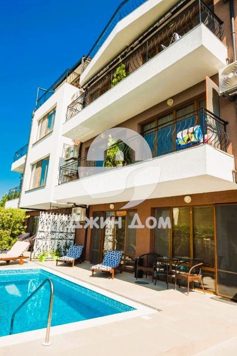 Продава се Къща в Созопол - 333 кв.м за 1682 €/кв.м - Снимка #1